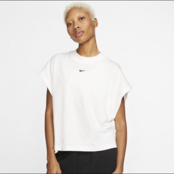 Nike short boxy tee - Picture 2 of 3